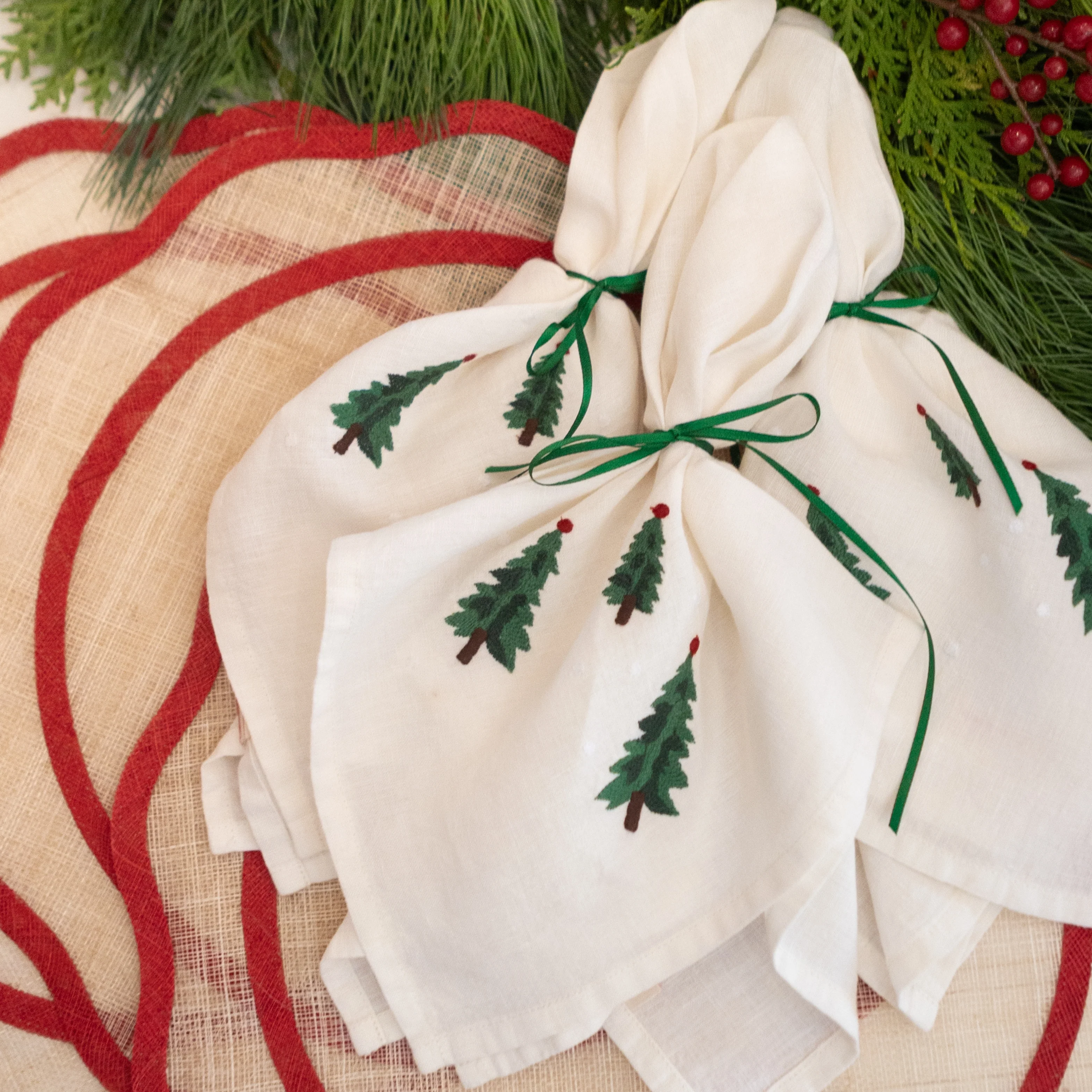 Deep Red Scalloped Woven Placemat | Set of 4 - Image 6