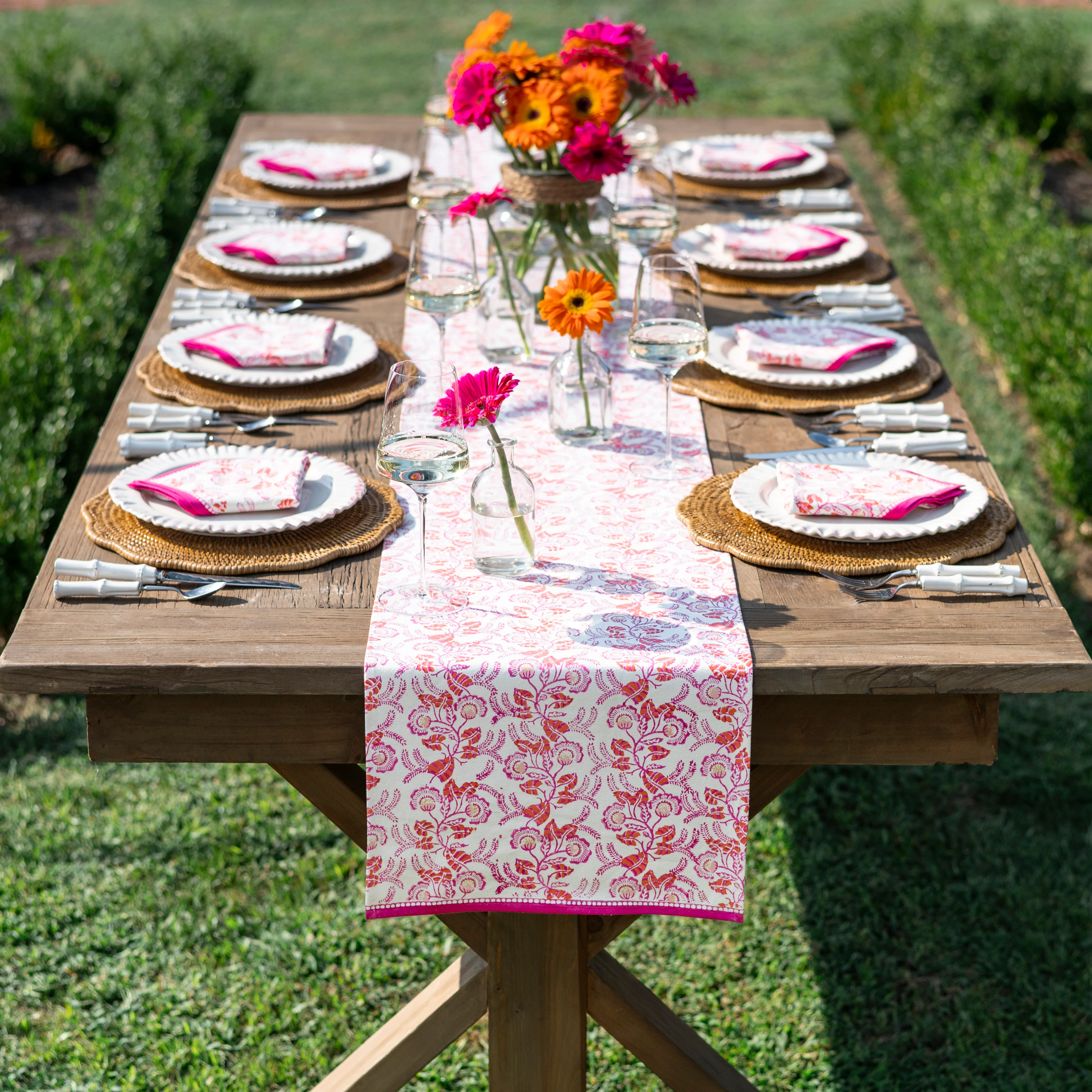 Gardenia Vine Berry Table Runner - Image 3