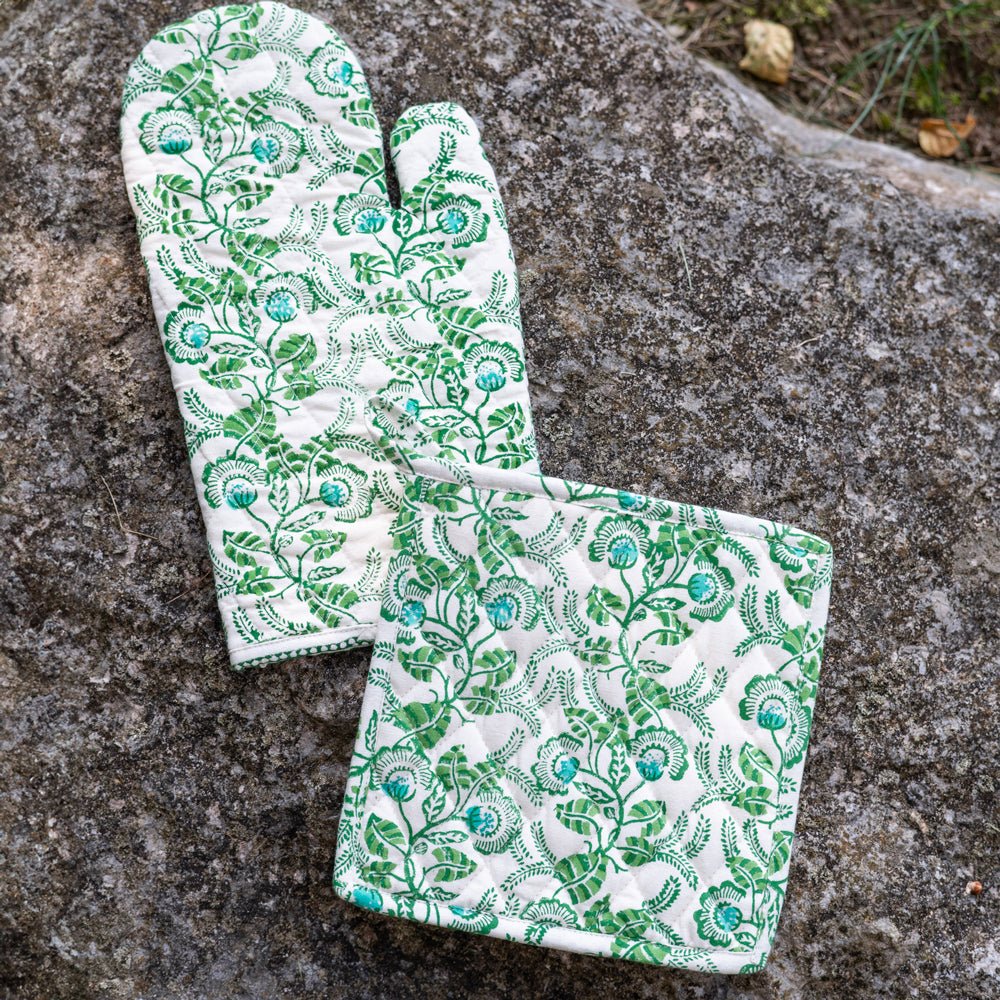 Gardenia Vine Emerald Oven Mitt Set - Image 2
