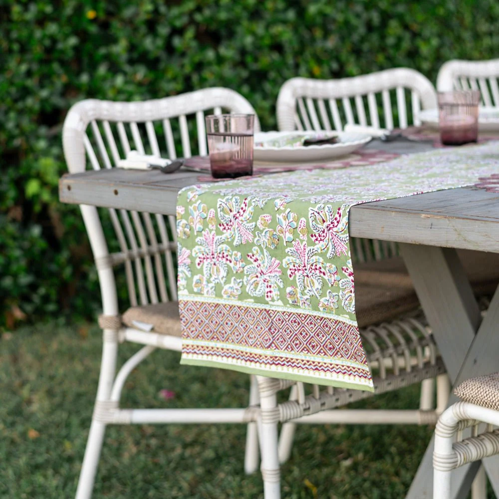 Grecian Palm Fern & Magenta Table Runner - Image 2