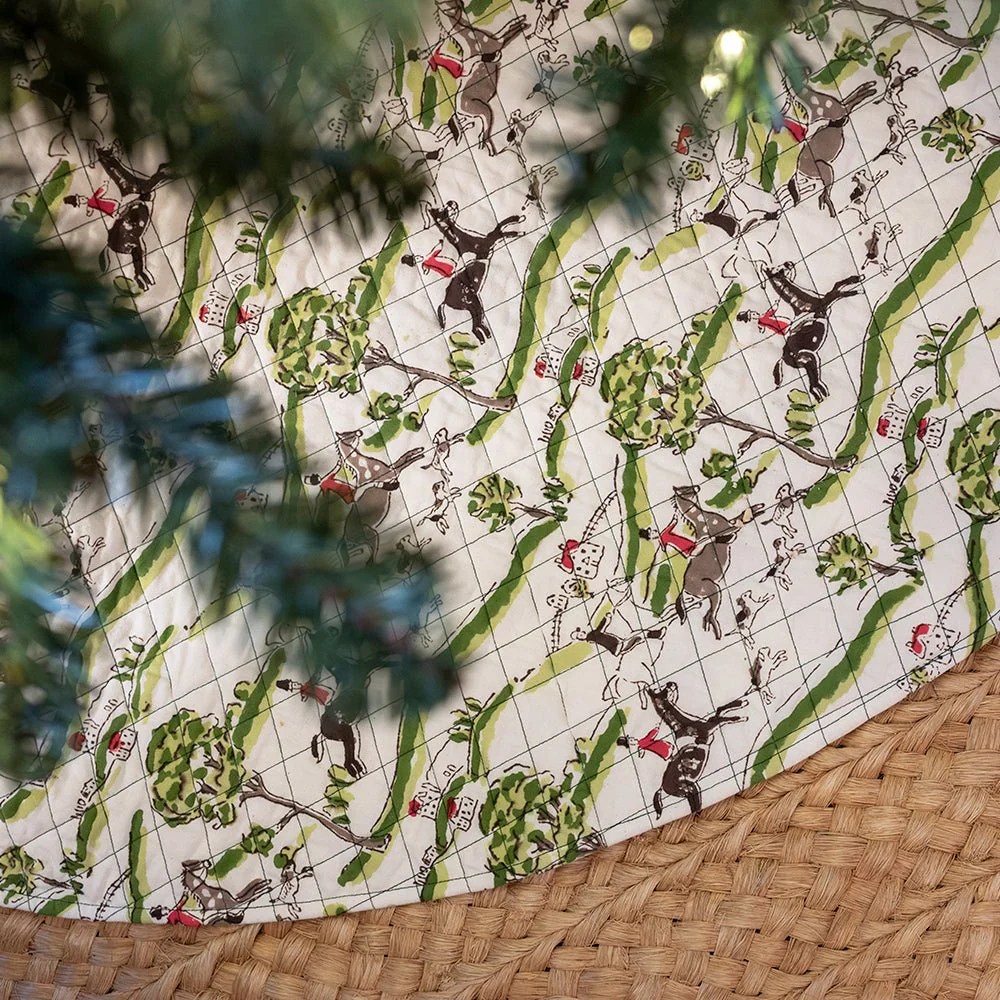 Hunt Scene Quilted Tree Skirt - Image 3