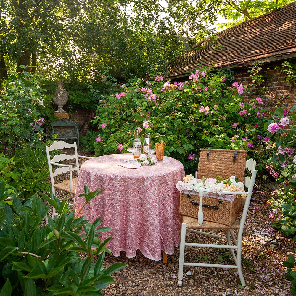 India Hicks Home Seashell Blush Tablecloth - Image 4