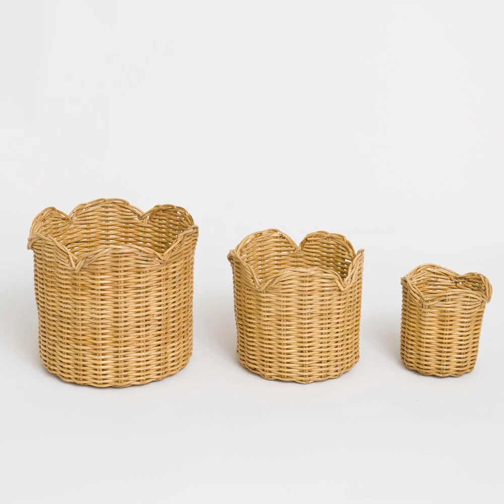 Natural Wicker Scalloped Container - Image 4