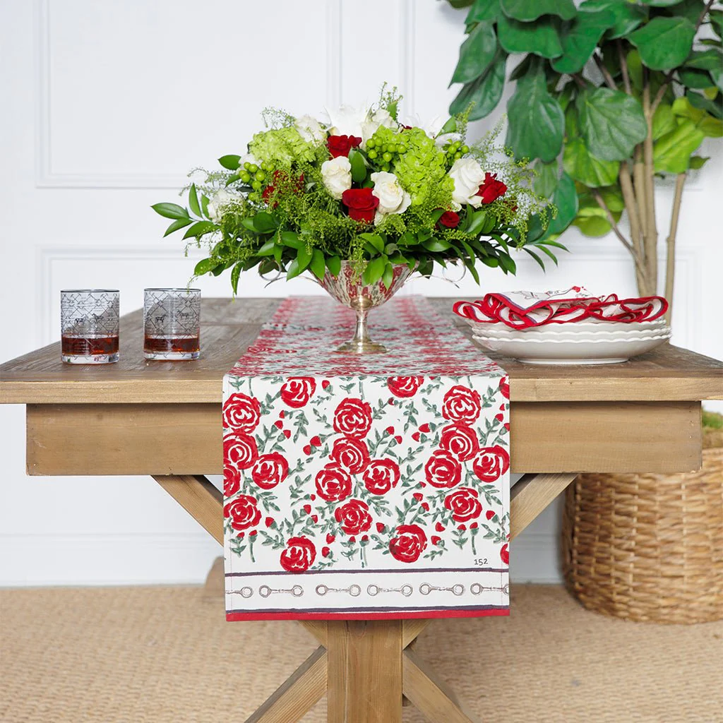 Run for the Roses 152 Table Runner