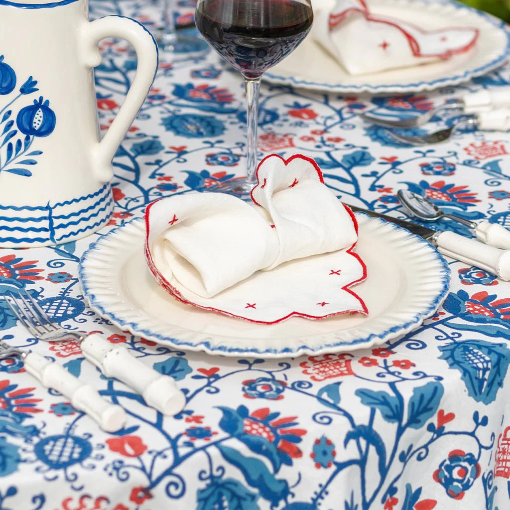 Scalloped Knot Red Embroidered Linen Napkin | Set of 4 - Image 4