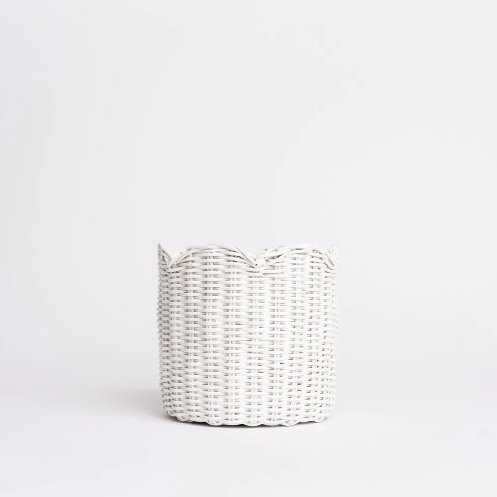 White Wicker Scalloped Container - Image 3